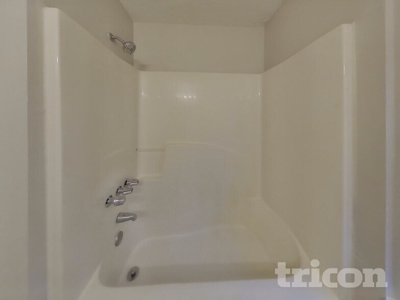 Building Photo - 1185 Mercury Dr SE