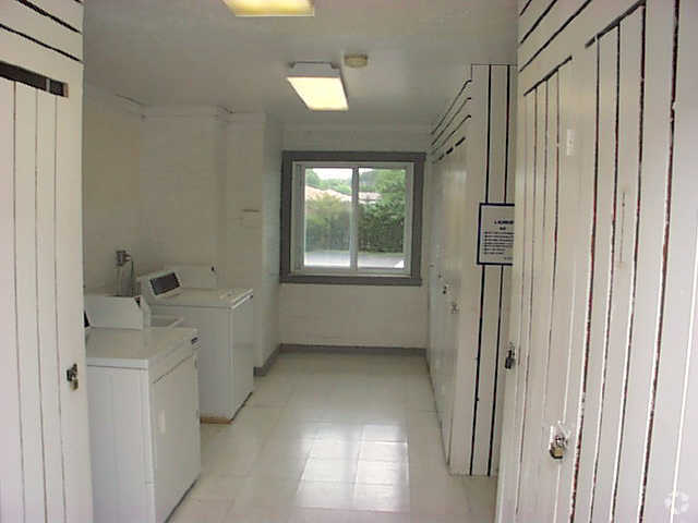 Laundry - LawnFair Apartments