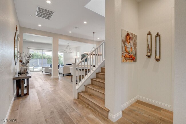 Building Photo - 2567 Speyburn Ave
