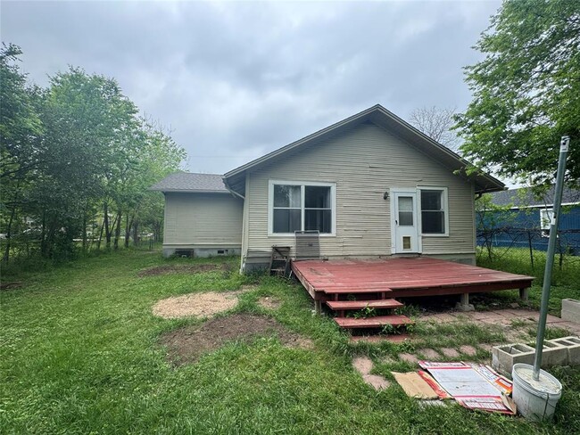 Building Photo - 1129 Saucedo St
