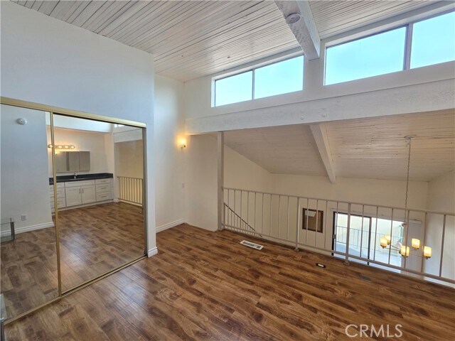 Building Photo - 5460 White Oak Ave