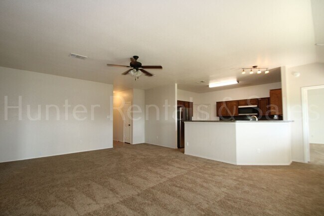 Building Photo - Spacious 4 bedroom in Goodnight Ranch