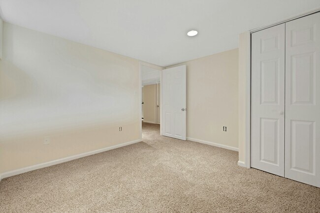 Building Photo - 126 Huber St