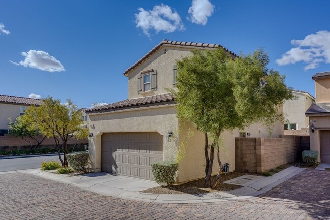 Building Photo - Bright & Welcoming 3-Bedroom Home in the Heart of 89113