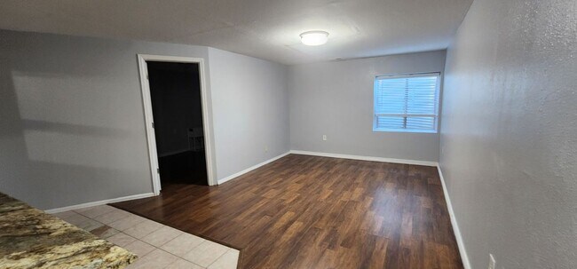 Building Photo - 4236 S Tempe Ct