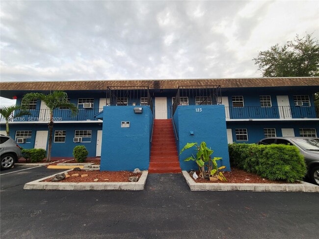 Building Photo - 123 N 61st Ave