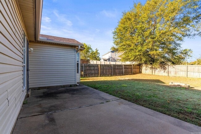 Building Photo - 10 Meadow Ridge Loop