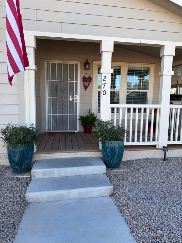 Building Photo - 120 N Val Vista Dr