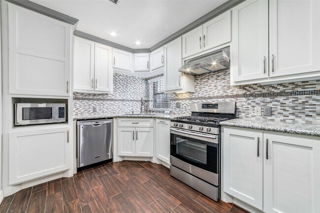 Building Photo - 5012 Irvington Blvd