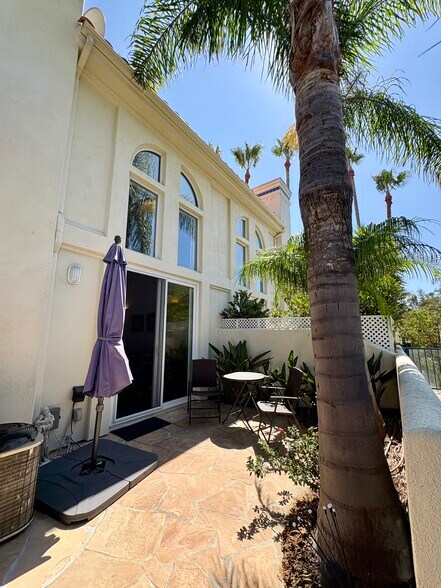 Building Photo - 6483 Zuma View Pl