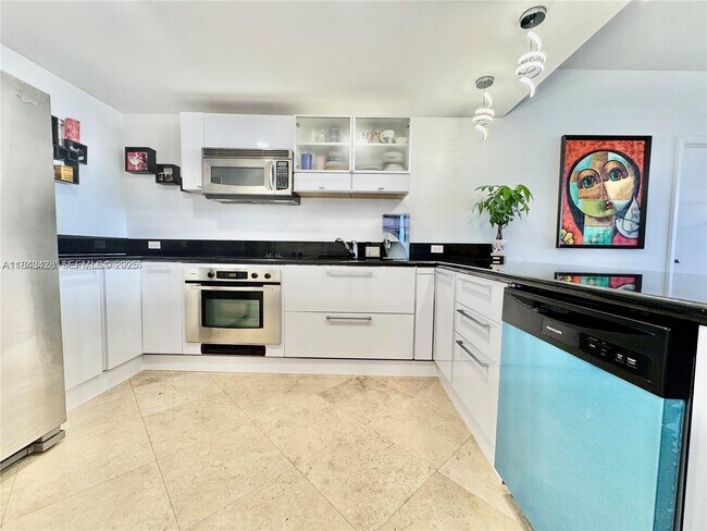 Building Photo - 7929 West Dr