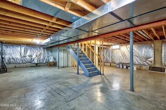 Building Photo - 75 Edgecomb St