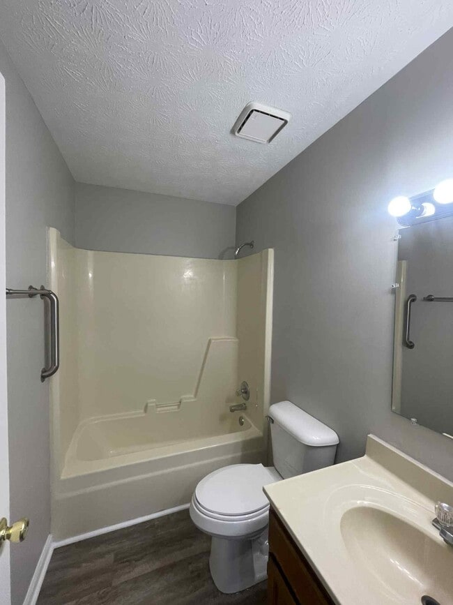 Building Photo - 217 Churchill Dr