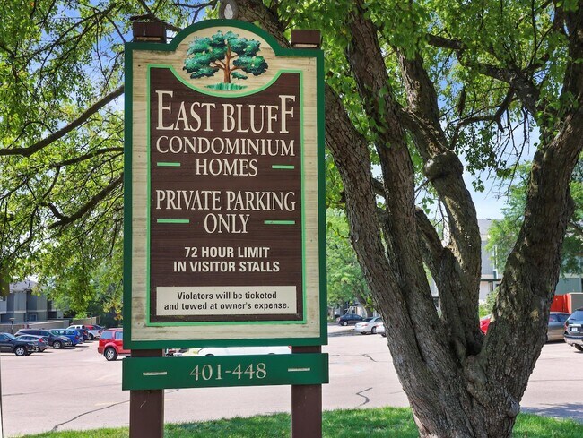 Building Photo - 428 East Bluff