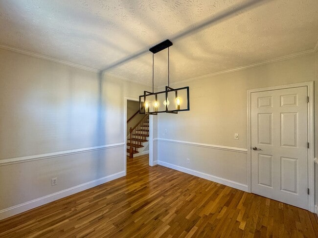 Building Photo - Charming 4 Bed, 2.5 Bath Home in King's Grant