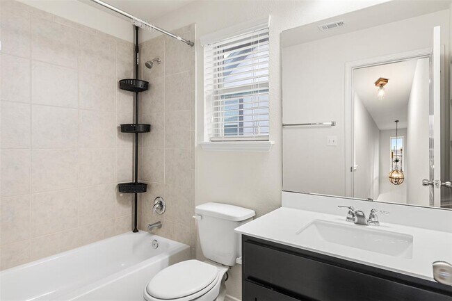 Building Photo - 3560 Pauling Loop