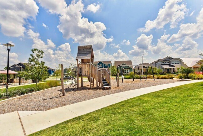 Building Photo - 5800 Baythorne Dr