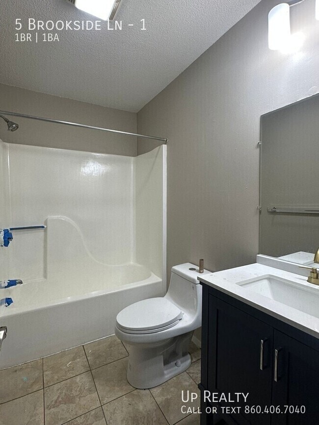 Building Photo - 5 Brookside Ln