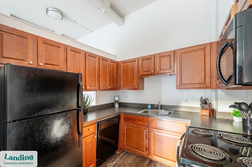 Building Photo - 45 Willow St