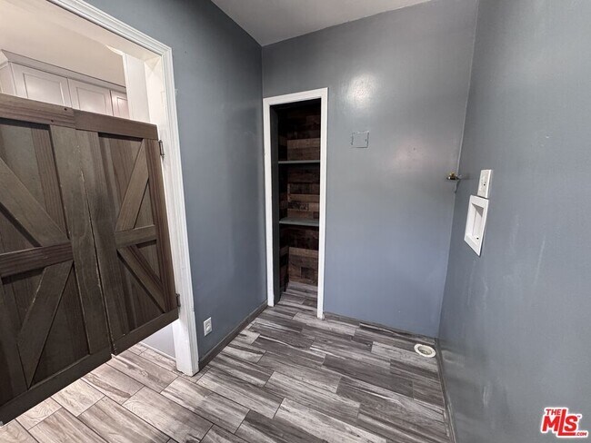 Building Photo - 8850 S Wilton Pl