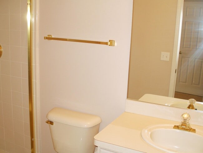 Building Photo - 45866 Fountain View Dr