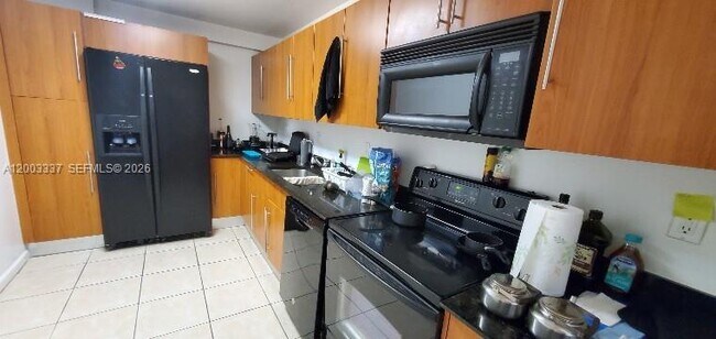 Building Photo - 3001 S Ocean Dr
