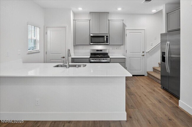 Building Photo - 1629 Icelandic Wy