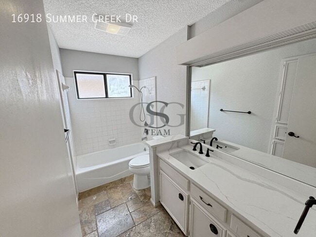 Building Photo - 16918 Summer Creek Dr