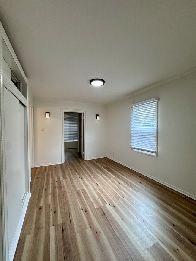 Building Photo - 147 San Bruno Ave