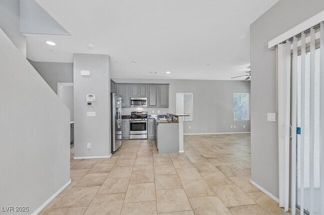 Building Photo - 8920 Hand Painted Ct