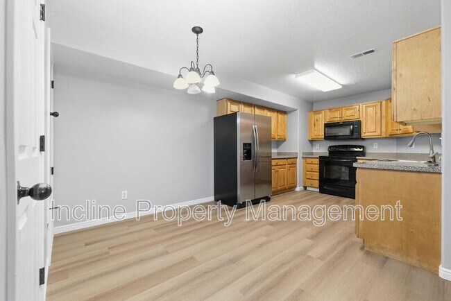 Building Photo - 8212 N Cedar Springs Rd