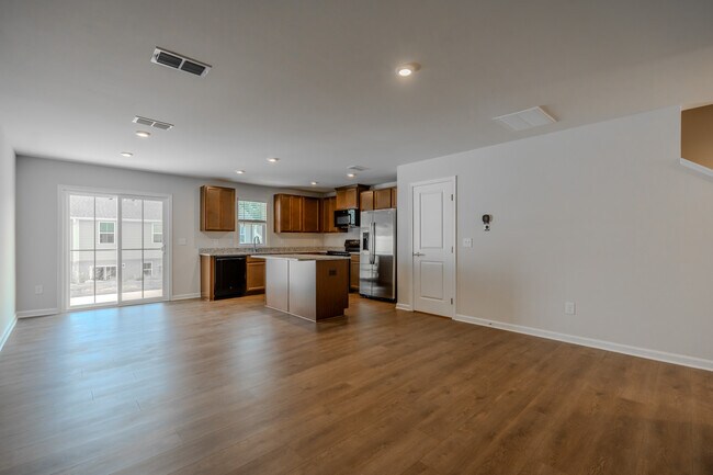 Building Photo - 113 Filly Ln