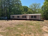 Building Photo - Now Leasing-accepting applications-Hart Co...