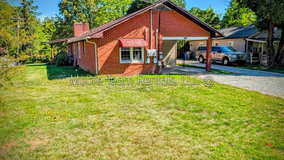 Building Photo - 1300 Hebron Rd