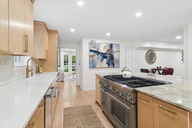 Building Photo - 8106 San Benito Way