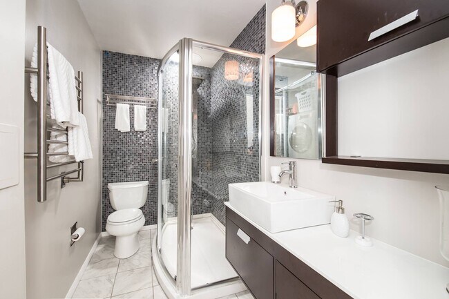 main bathroom - 821 N Taney St