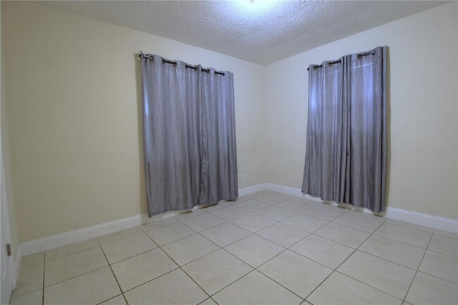 Building Photo - 5118 Anzio St