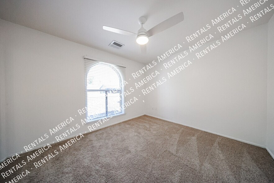 Building Photo - 2931 W Villa Maria Dr