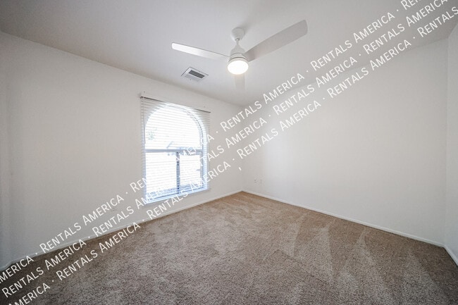 Building Photo - 2931 W Villa Maria Dr