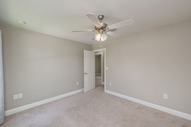 Building Photo - Modern 4-Bedroom Home with Designer Touches in the Heart of Niceville