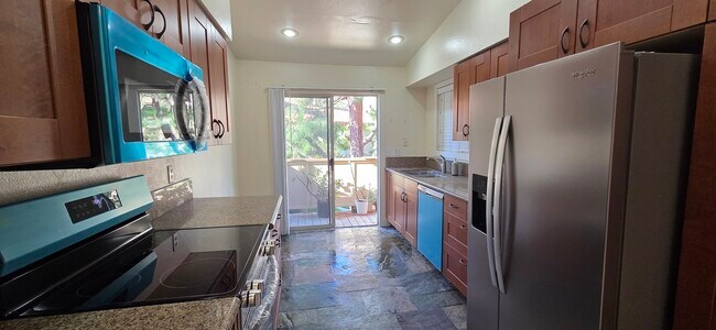 Building Photo - 5320 Silver Canyon Rd