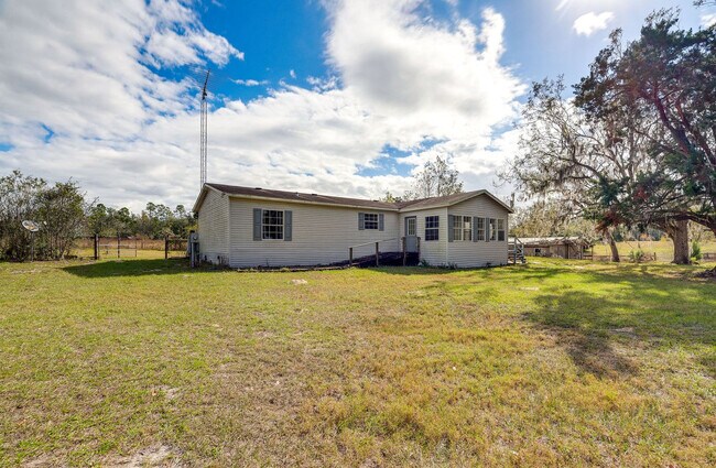 Building Photo - 6651 SE Co Rd 337