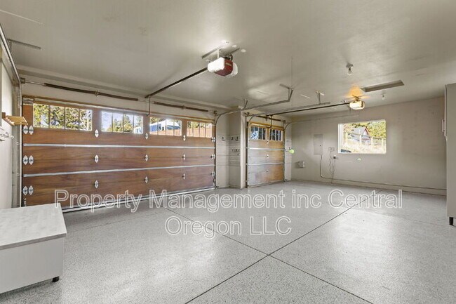 Building Photo - 19411 W Campbell Rd
