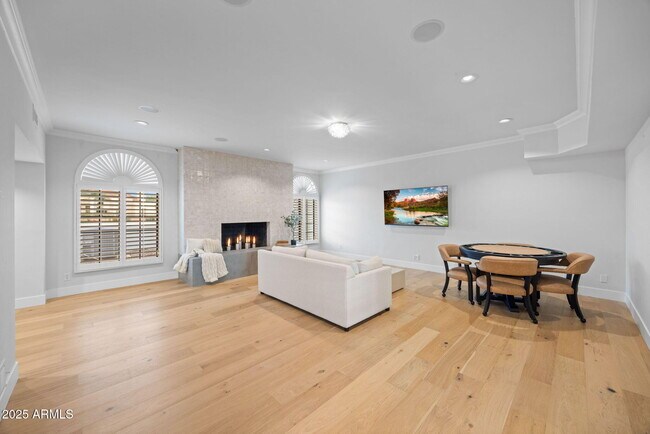 Building Photo - 10111 E Cholla St