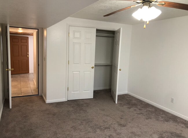 Building Photo - 116 W Salem Hills Dr