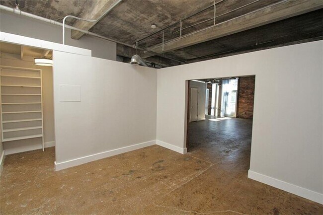 Building Photo - 659 Auburn Ave NE