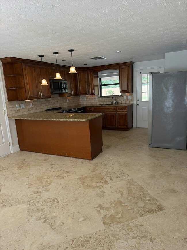 Building Photo - 4123 Lazy Hollow Ln N