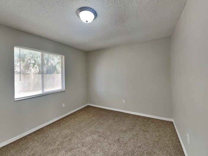 Building Photo - 595 Charles Carroll St