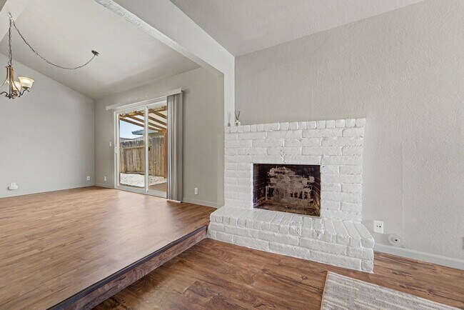 Building Photo - 1142 Nadene Dr