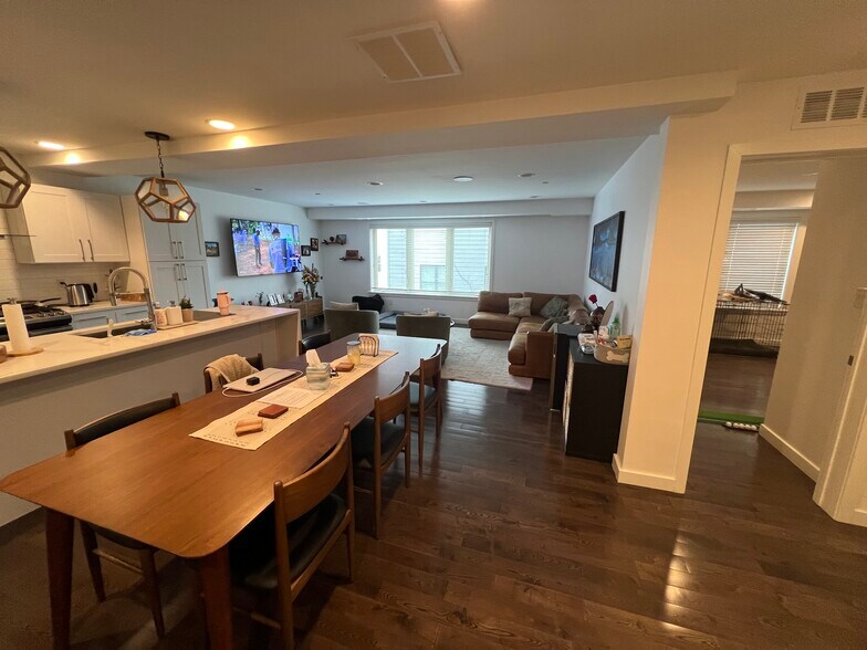 Building Photo - 753 N 20th St